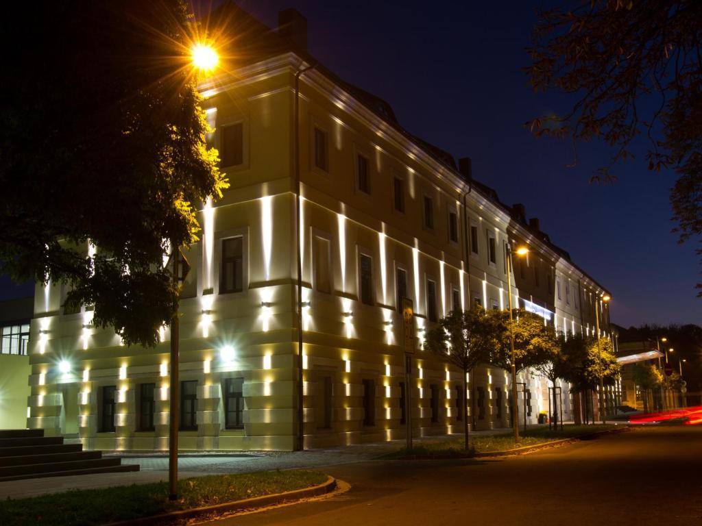 Ea Hotel Tereziansky Dvur Градец-Кралове Экстерьер фото