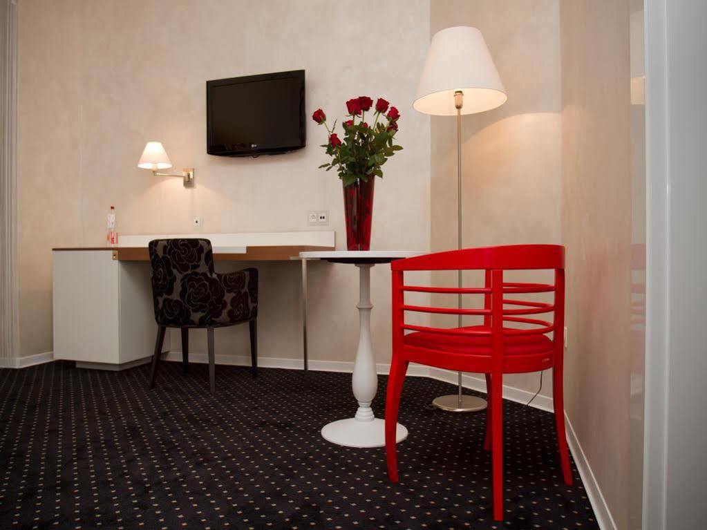 Ea Hotel Tereziansky Dvur Градец-Кралове Экстерьер фото